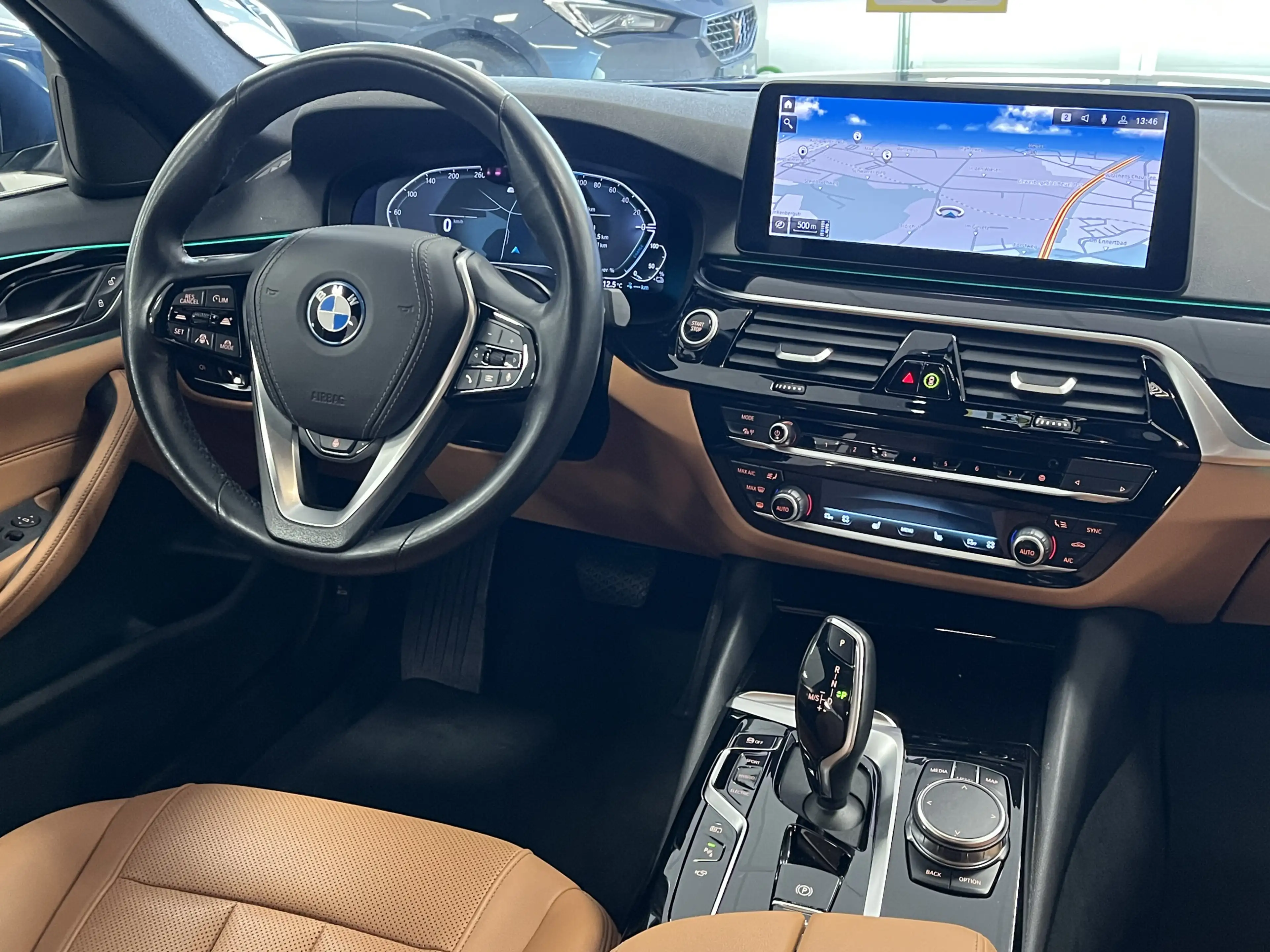 BMW 530 e Leder*CarPlay*LED*HUD*AHK*360°Cam*Navi*ACC — photo 10