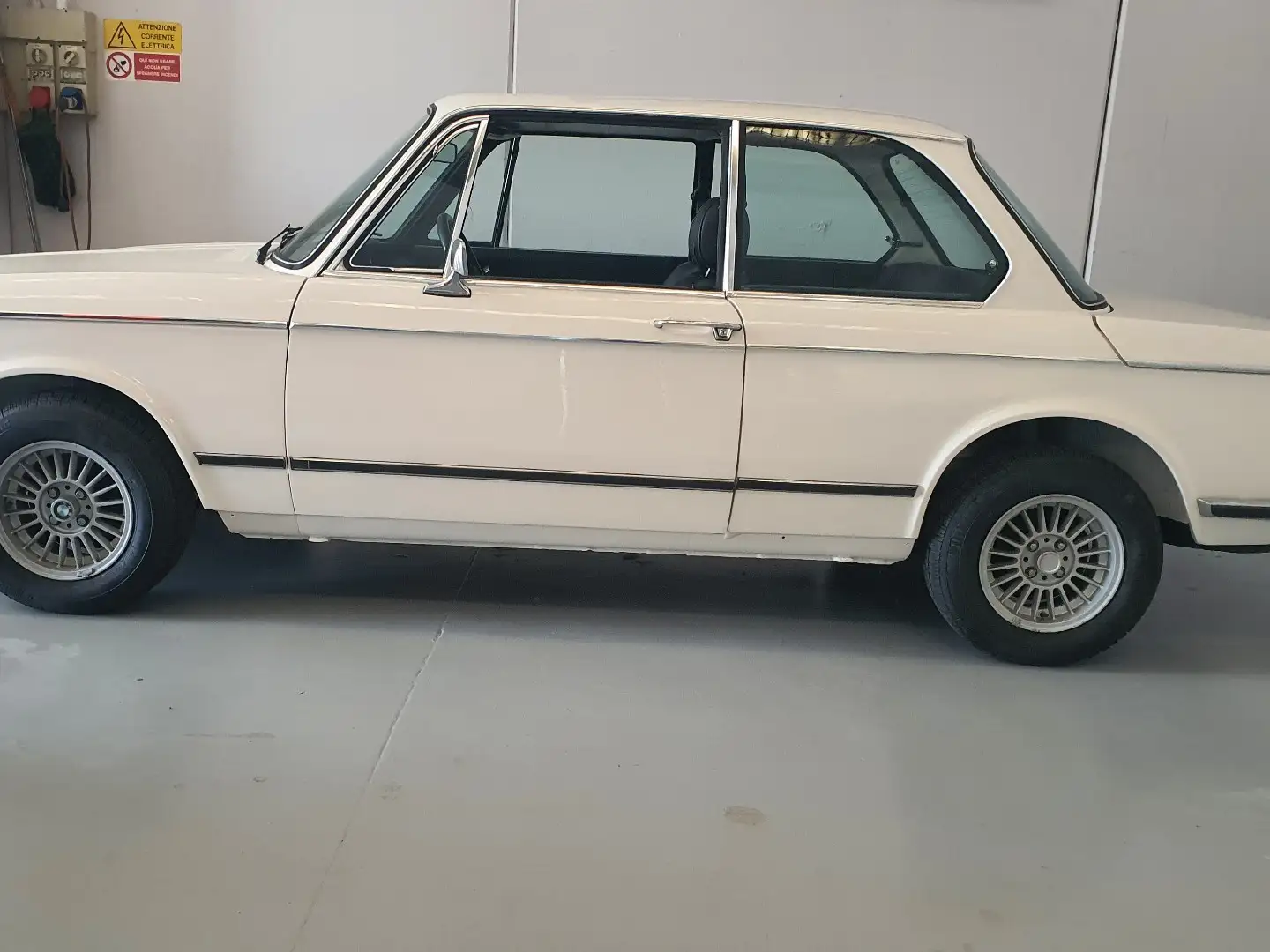 BMW 2002 Tii 5 marce Bianco - 1