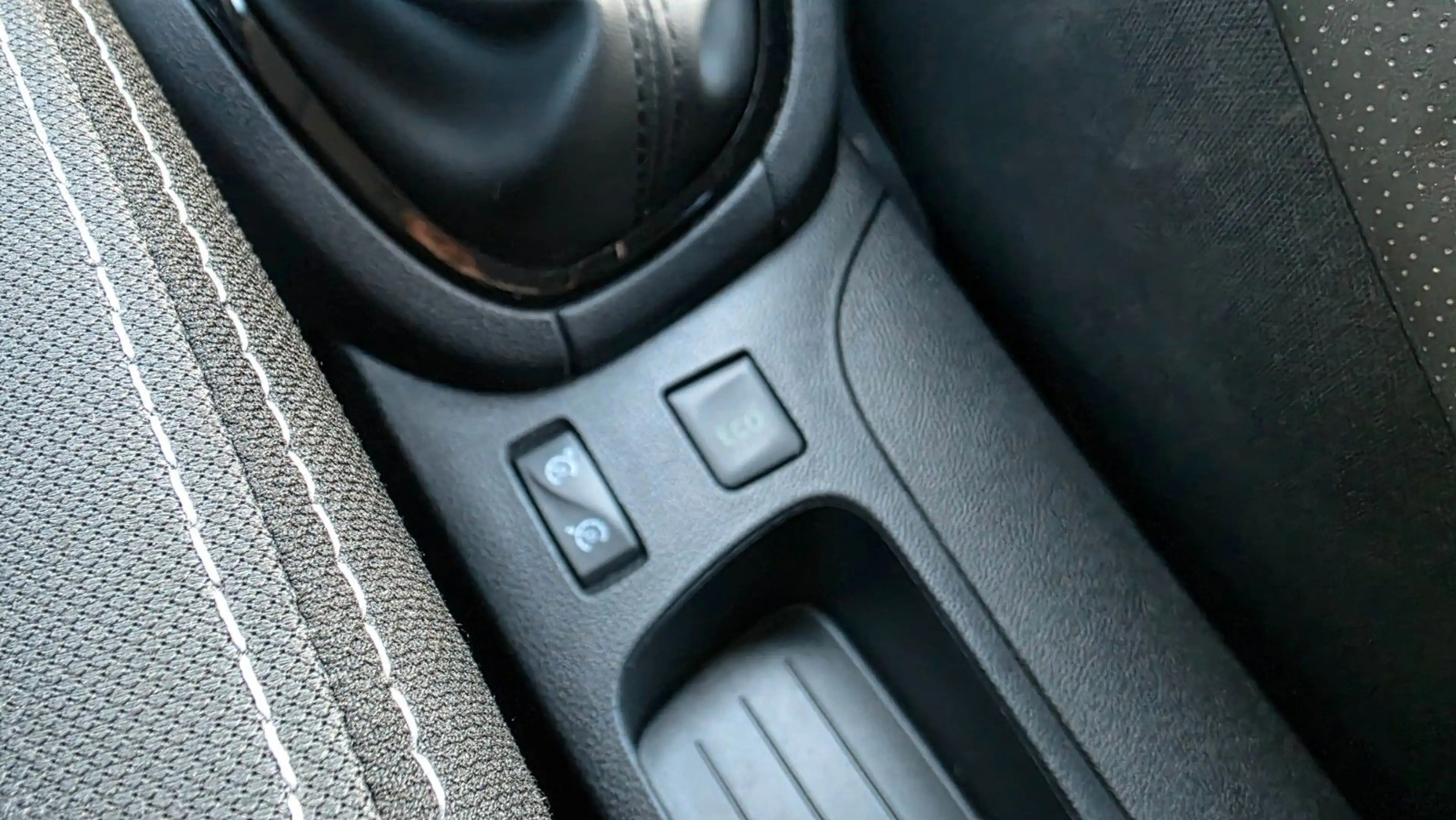 Renault Clio IV Bose Reflex Navi Klima EFH PDC BT — photo 12