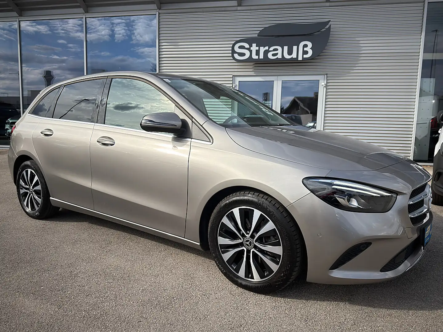 Mercedes-Benz B 180 d Aut. Silber - 1