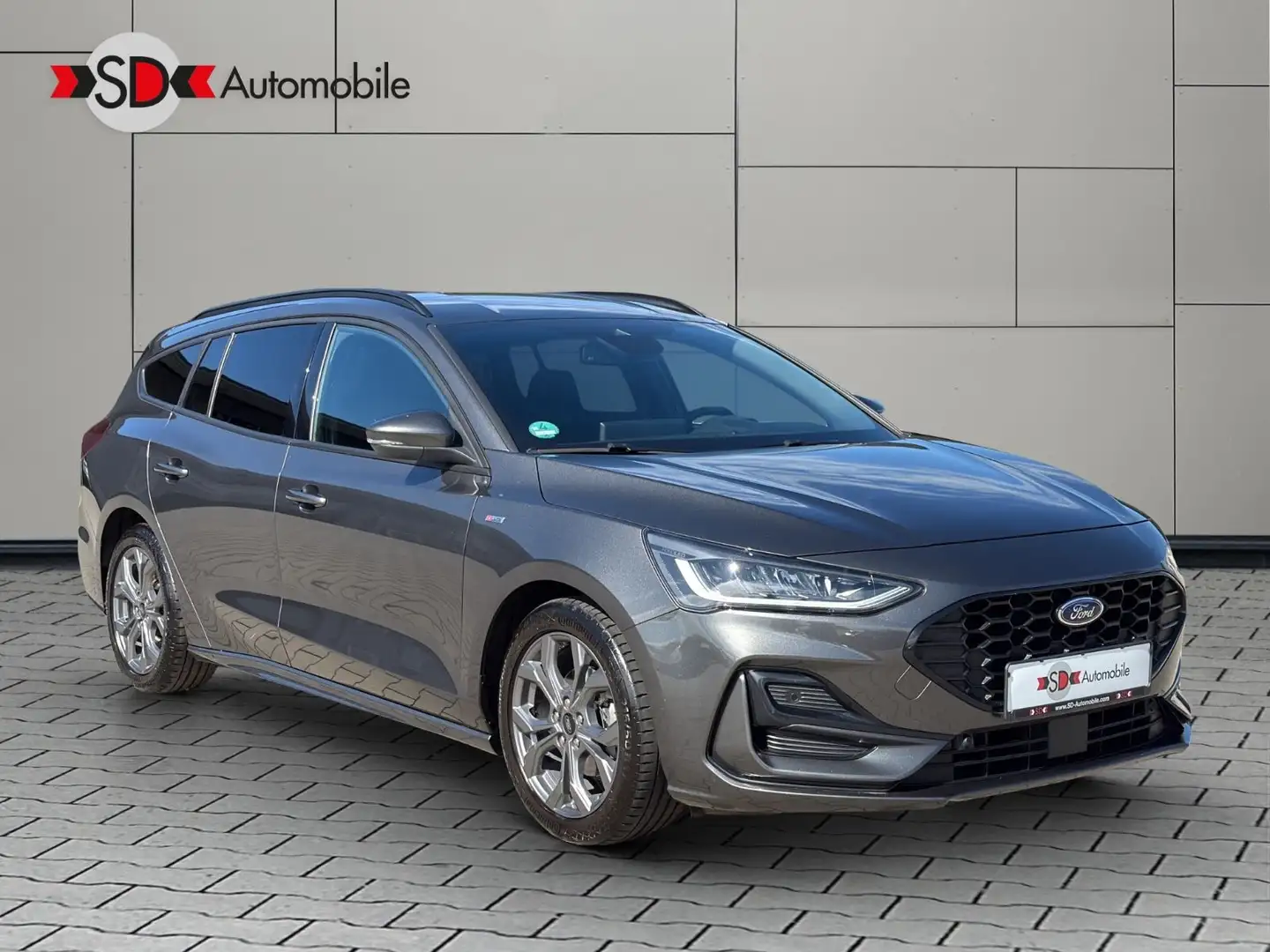 Ford Focus 1,5 ST-Line Auto. Facelift LED AHK Grau - 1