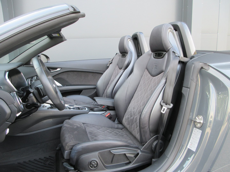 Audi TT 45 TFSI — photo 14