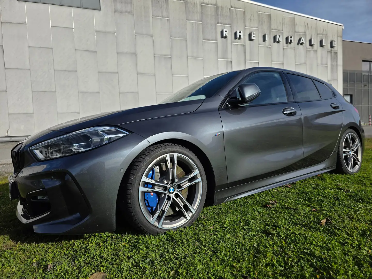 BMW 120 120d xDrive Aut. Gris - 2