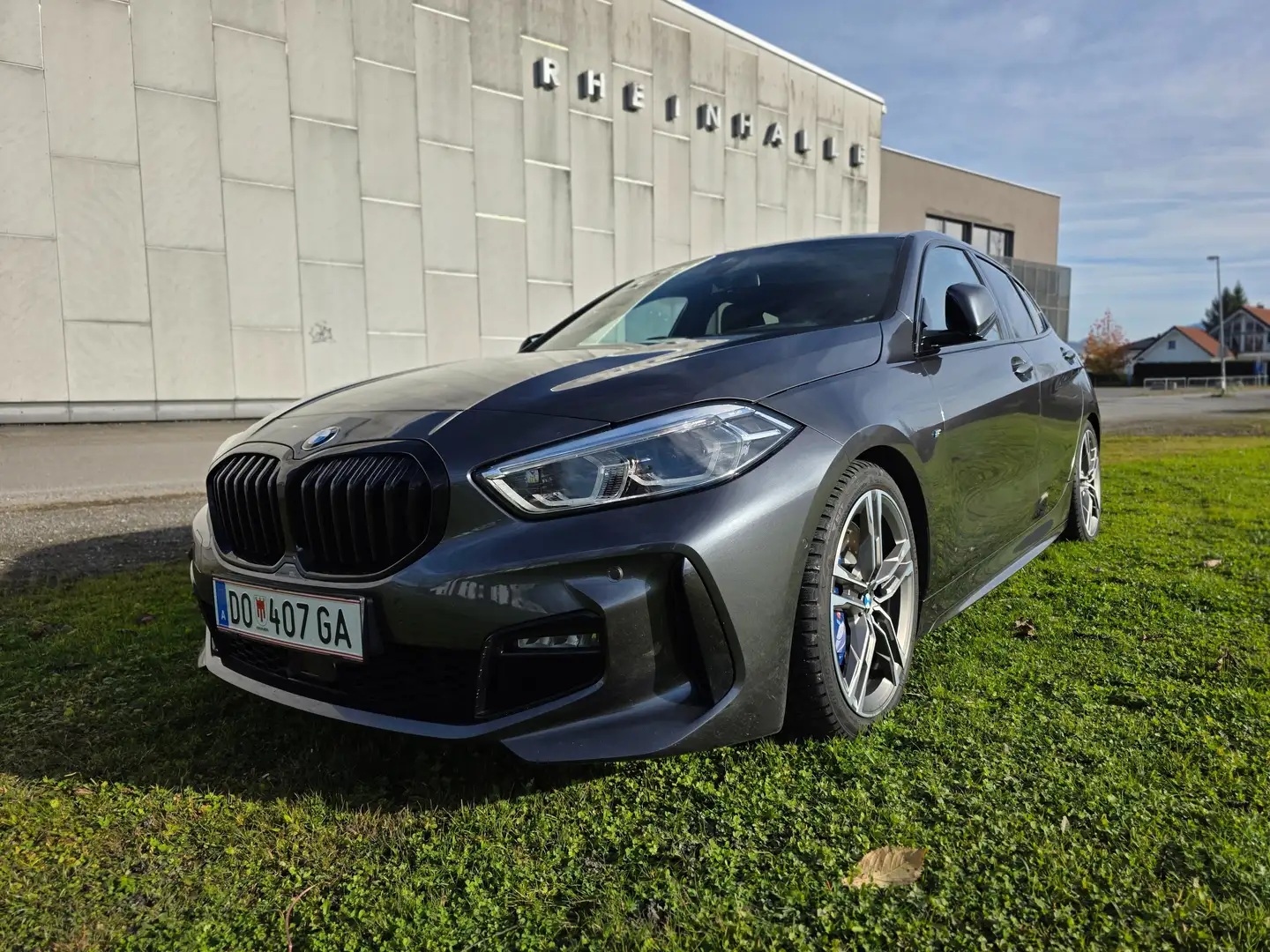 BMW 120 120d xDrive Aut. Gris - 1