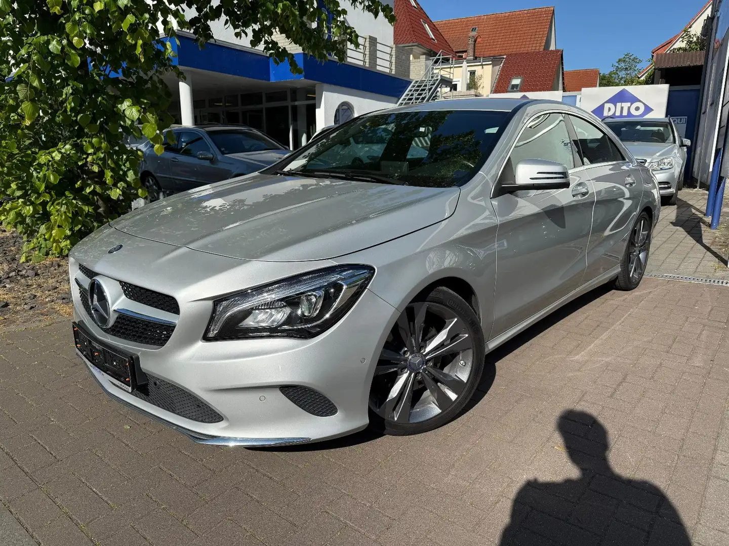 Mercedes-Benz CLA 200 Score/Automatik/LED/PDC/NAVI Silber - 1