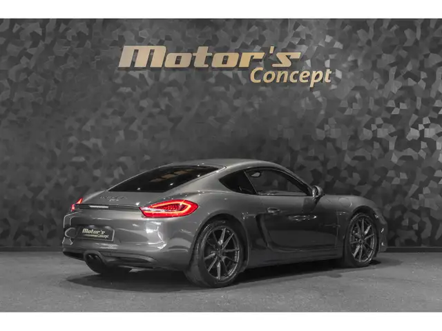 Porsche Cayman view 3