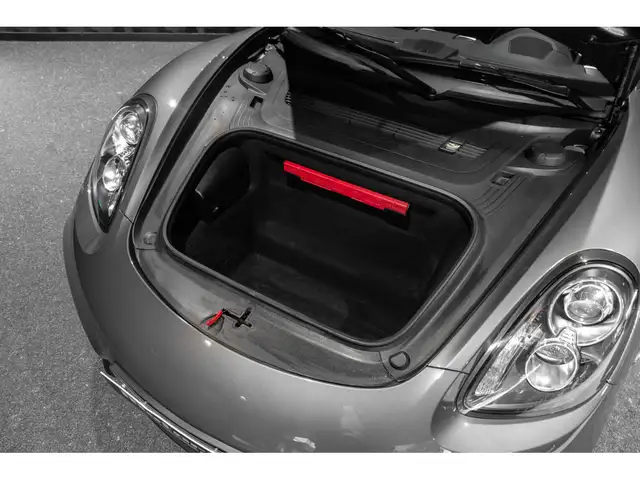 Porsche Cayman view 24