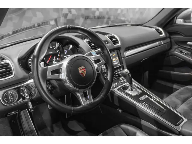 Porsche Cayman view 9