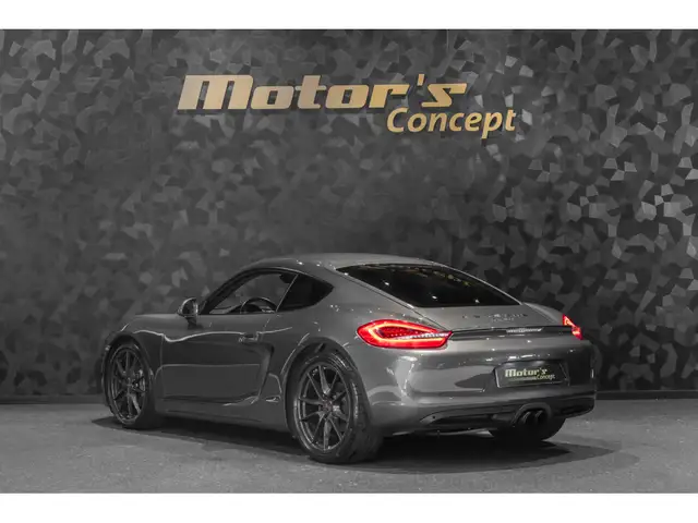 Porsche Cayman view 7