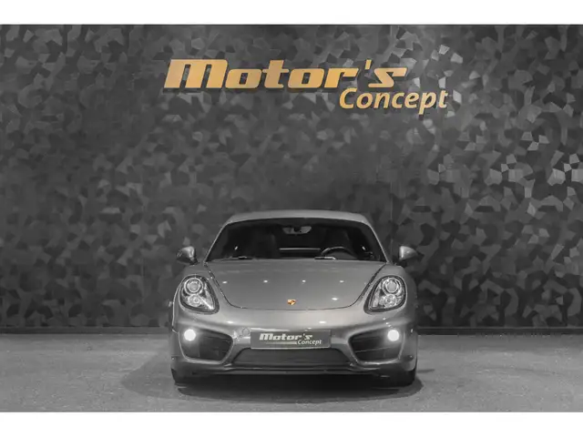 Porsche Cayman view 4