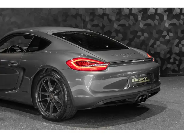Porsche Cayman view 27