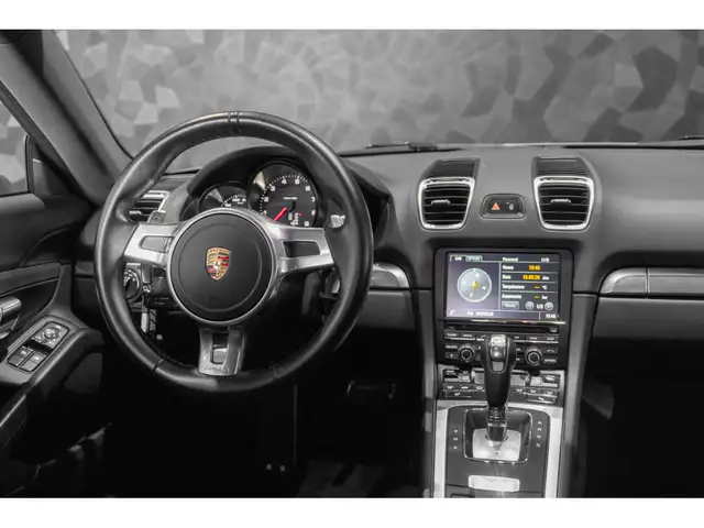 Porsche Cayman view 12