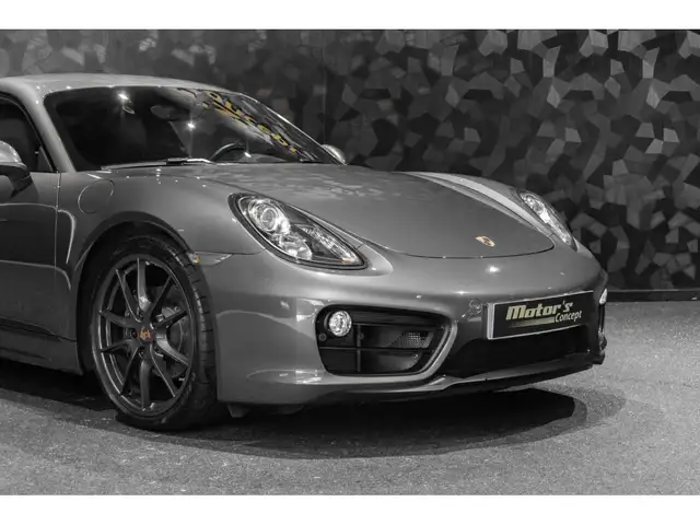 Porsche Cayman view 28