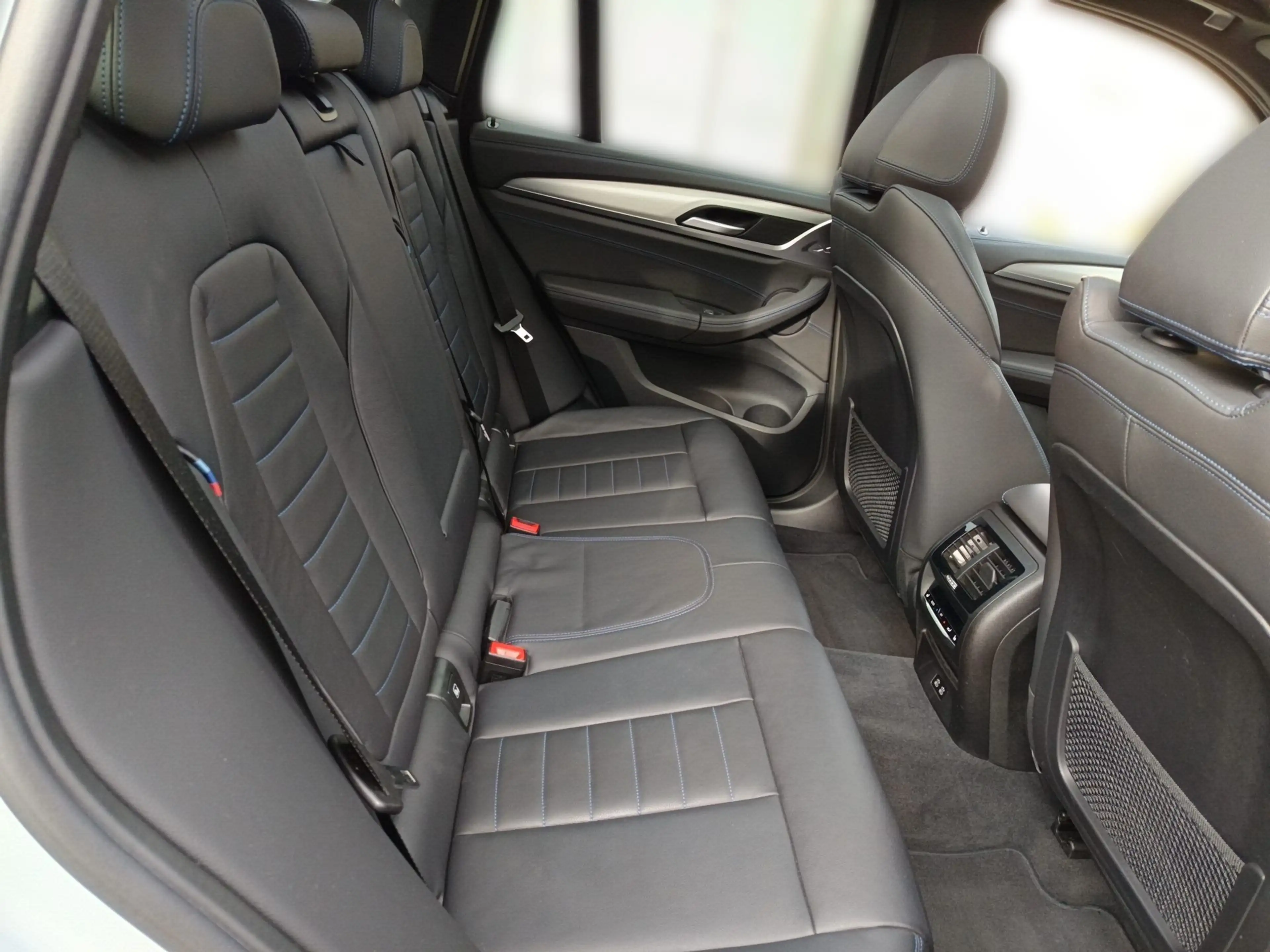 BMW X3 xDrive30d M SPORTPAKET+20"ALU+AHK+MEMORY+LASERLICH — photo 21