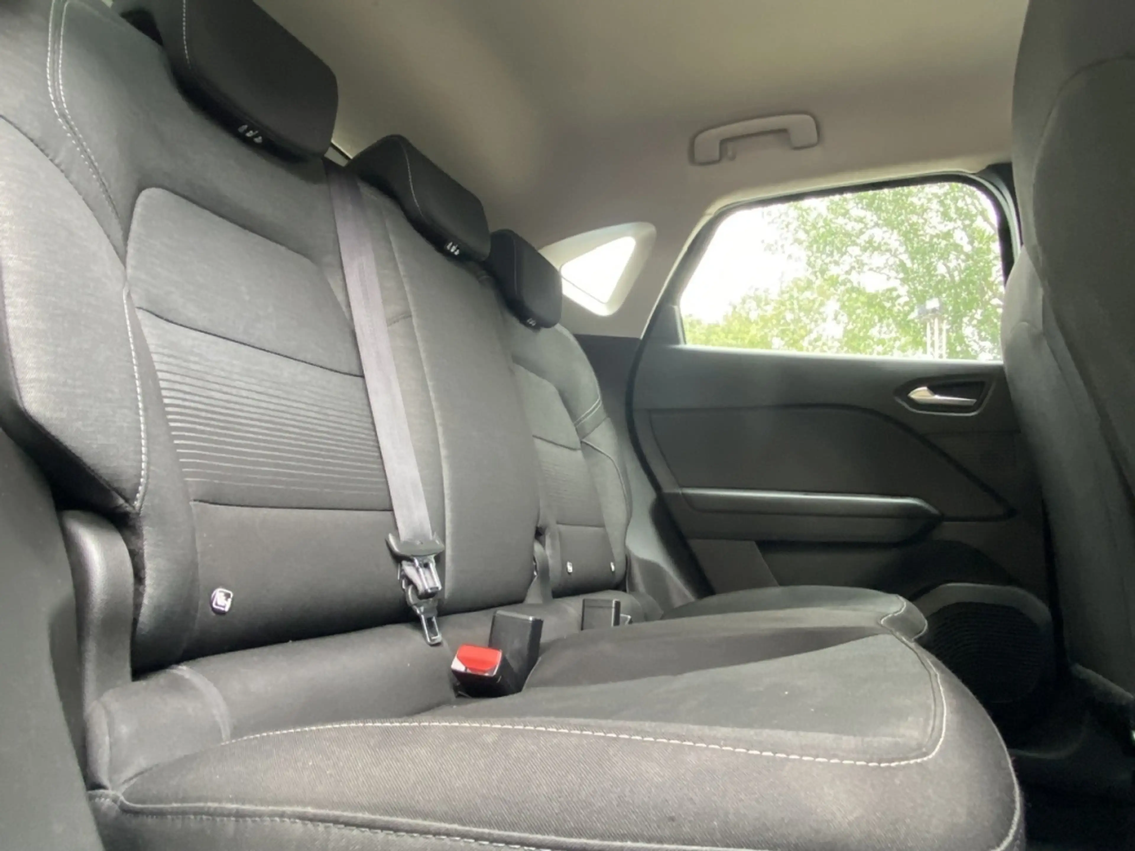 Renault Captur 1.0 TCe Zen / Cruise / LMV / LED / — photo 8