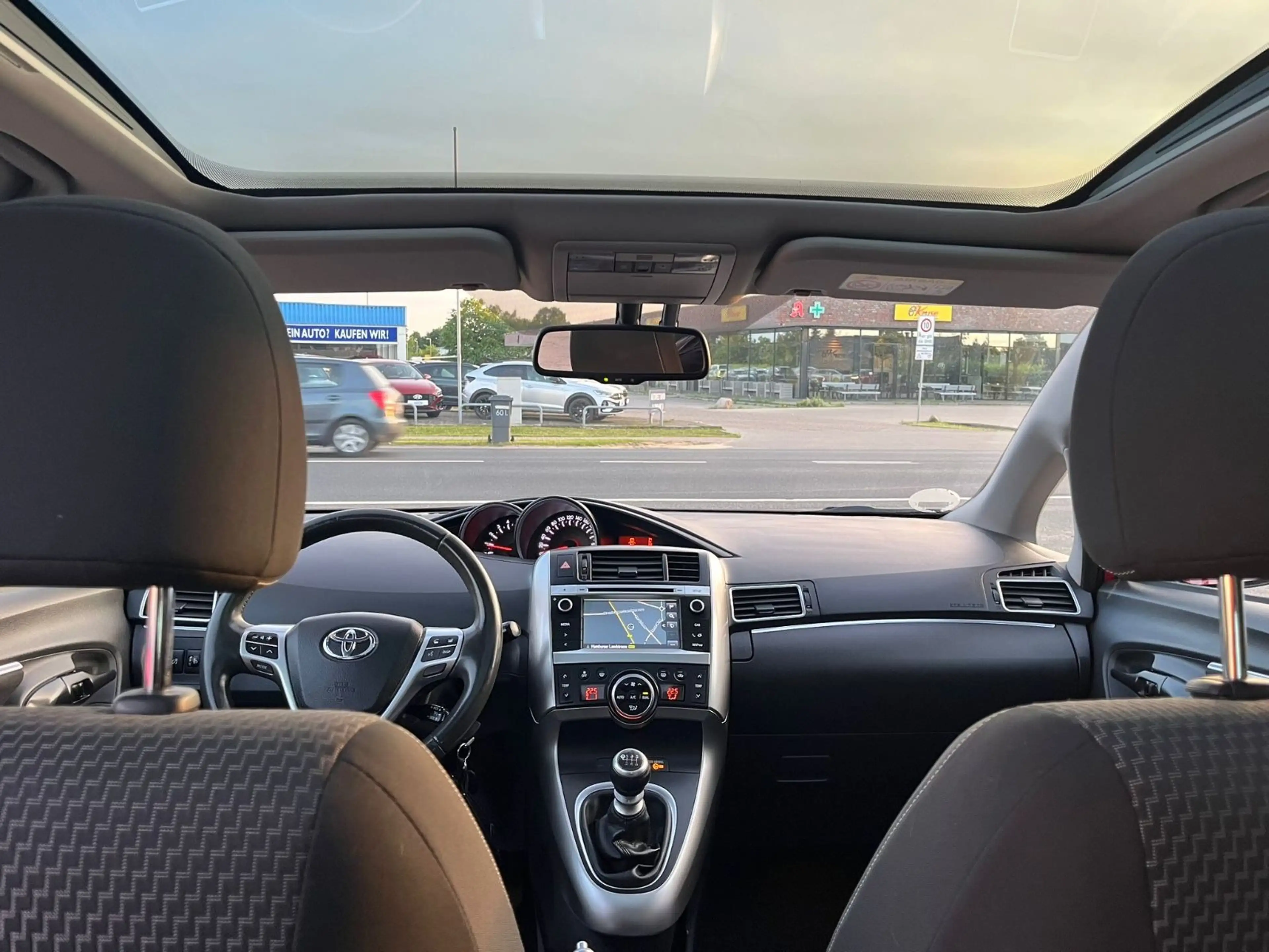 Toyota Verso Edition Klima Panorama Kamera *7.Sitze* — photo 15