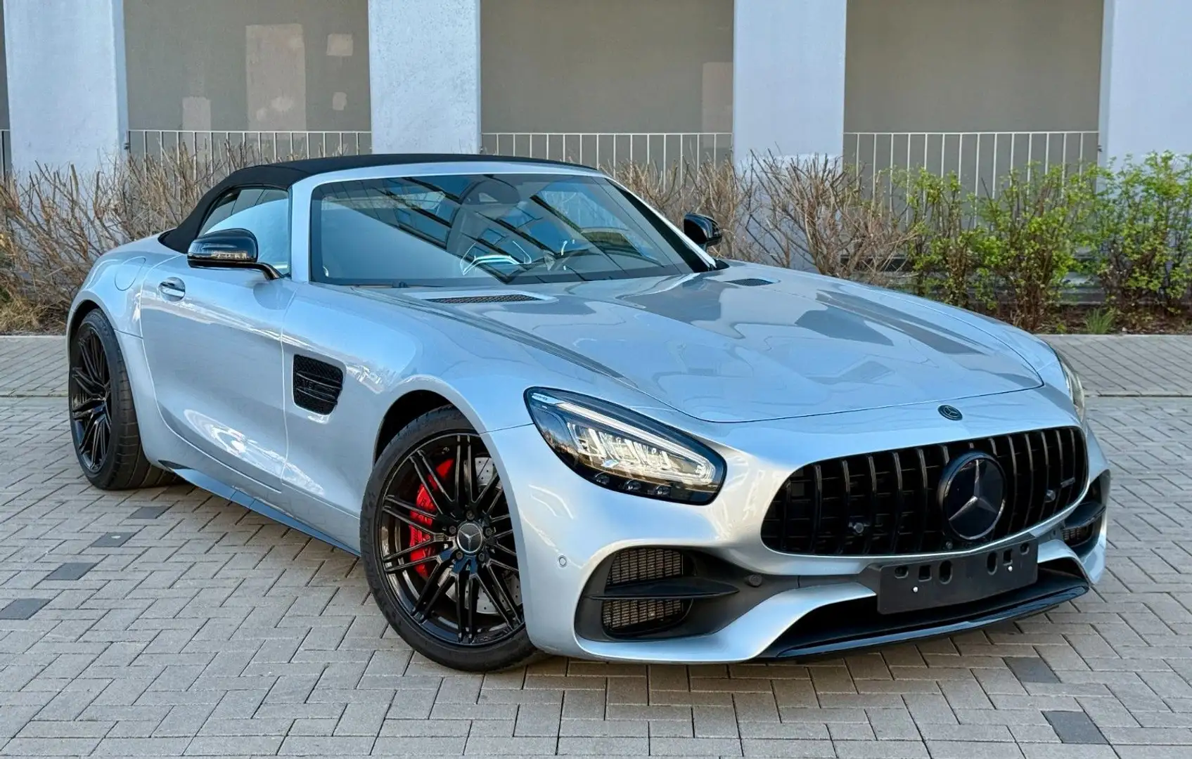Mercedes-Benz AMG GT C Roadster Night & Carbon HSL Performance Silber - 1