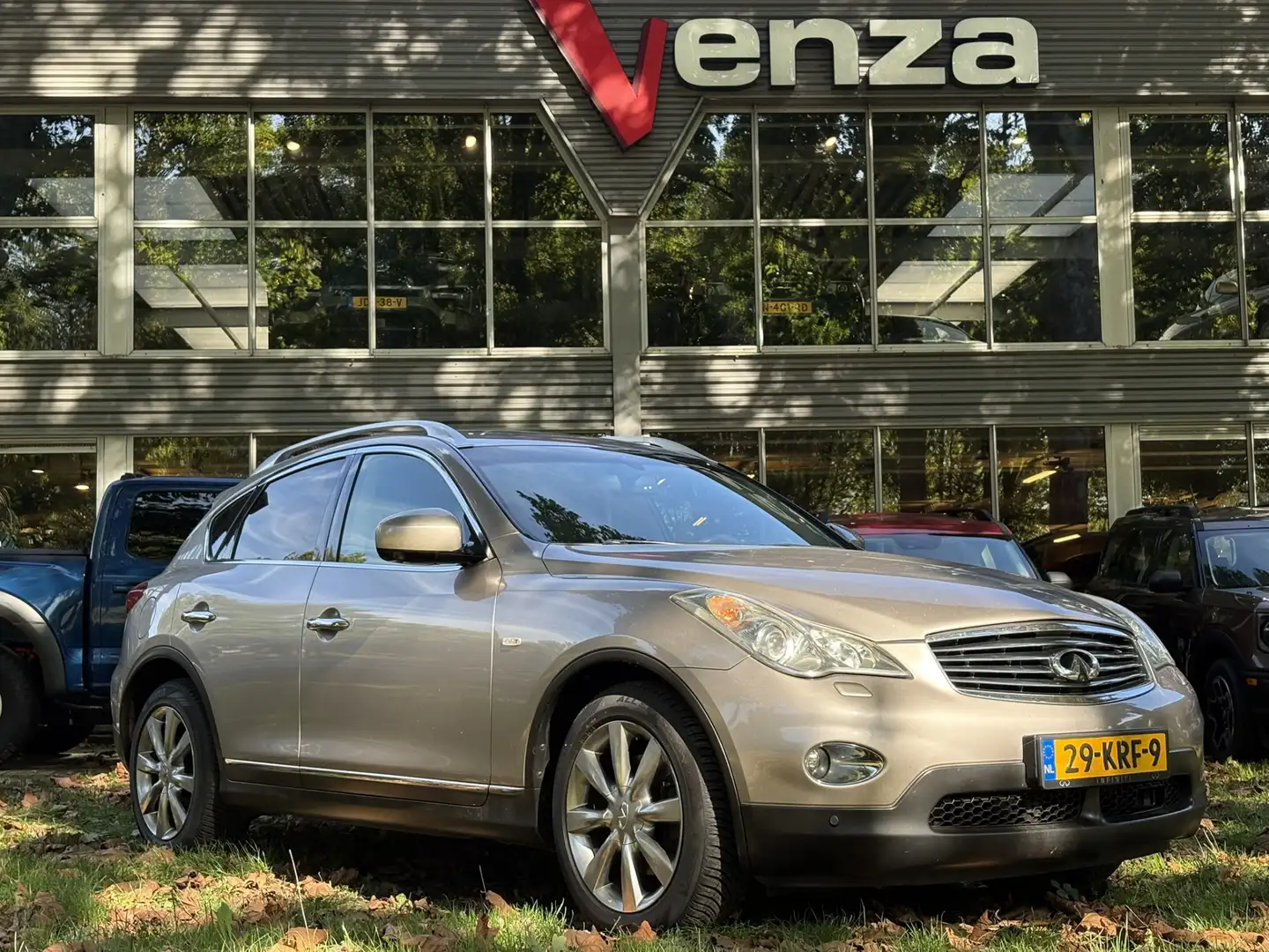 Infiniti EX37 360 camera, ACC, Navi, Bose, NL-AUTO Beige - 1
