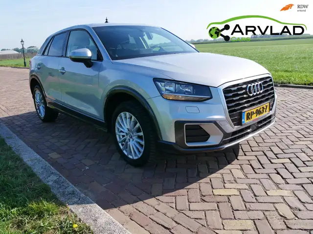 Audi Q2 1.6 TDI Design S-Tronic ** 9999 NETTO * NW APK/TUV