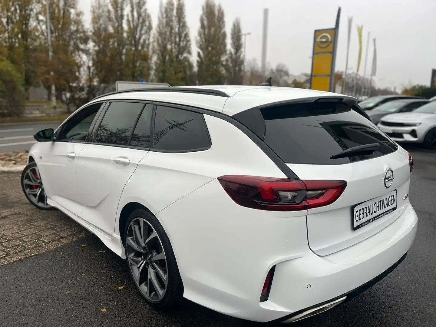 Opel Insignia B ST GSi 4x4 2.0 (230PS) NAVI, RFK ,SHZ Weiß - 2