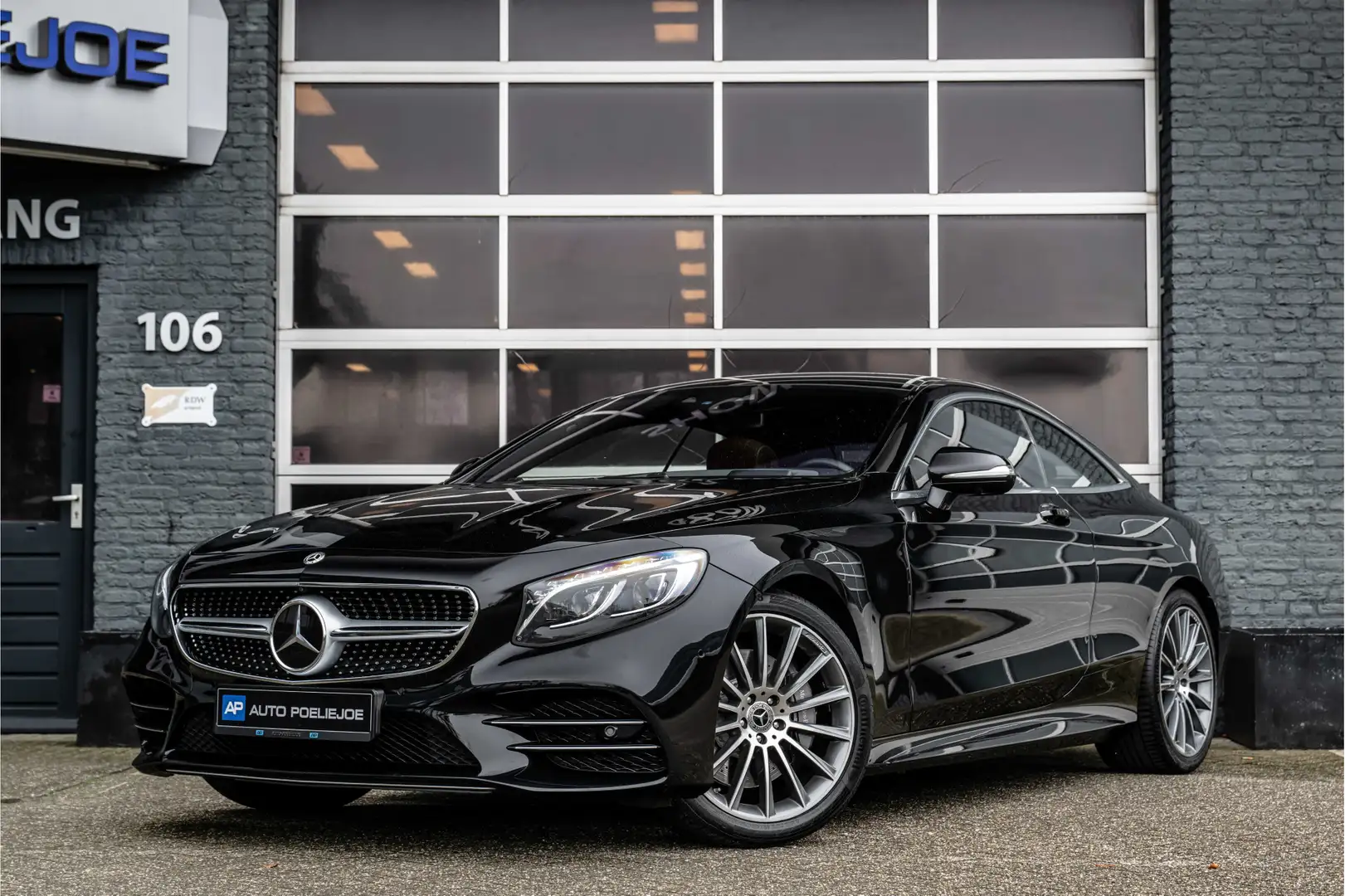 Mercedes-Benz S 560 Coupé 4MATIC, 470PK, ACC, AMG In/Exterieur, Pano, Fekete - 1