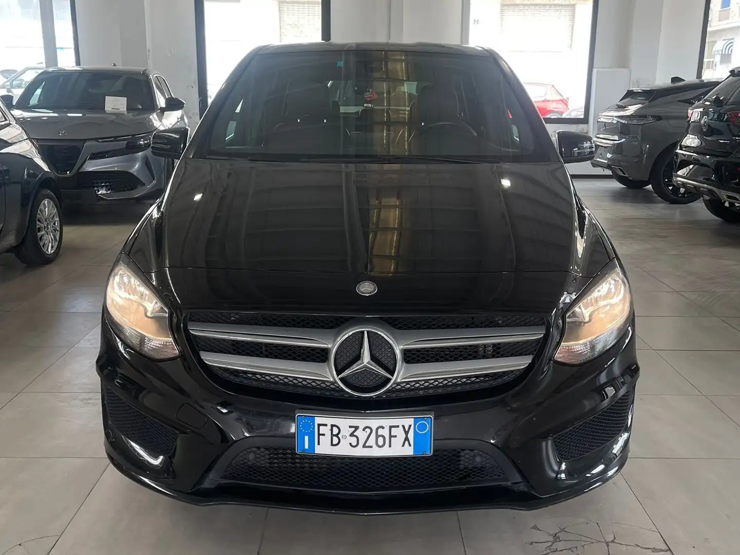 Mercedes-Benz B 180 d 1.5 109CV Premium automatica Nero - 2