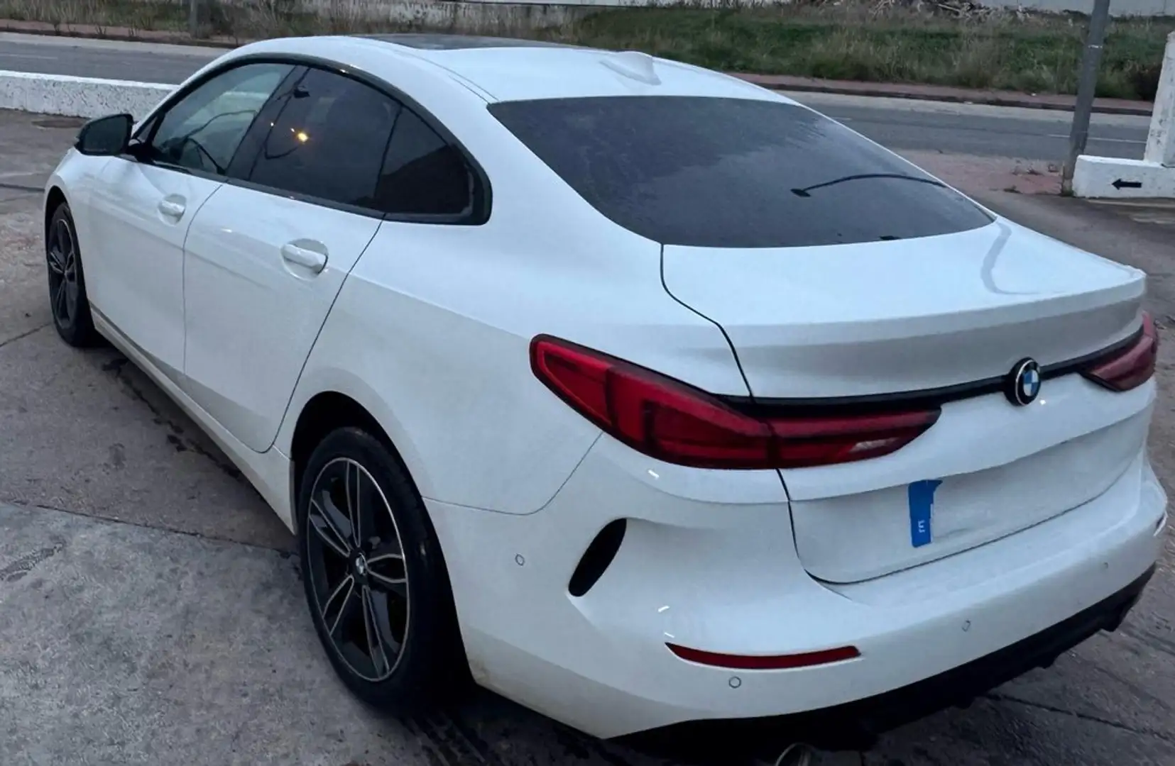BMW 216 - 2