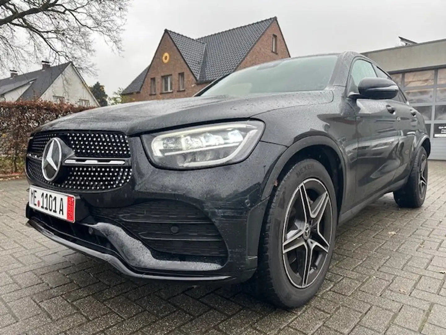 Mercedes-Benz GLC 220 GLC-Coupe 220 d 4Matic 9G-TRONIC AMG Line Zwart - 1