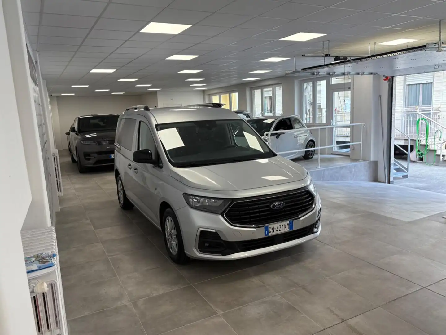 Ford Tourneo Connect 2.0 EcoBlue 122 CV Titanium 7 POSTI IVA ESPOSTA Grigio - 2