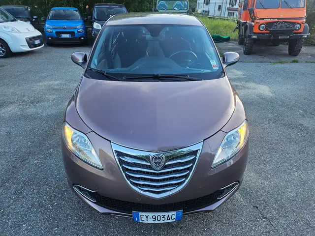 Lancia Ypsilon view 10