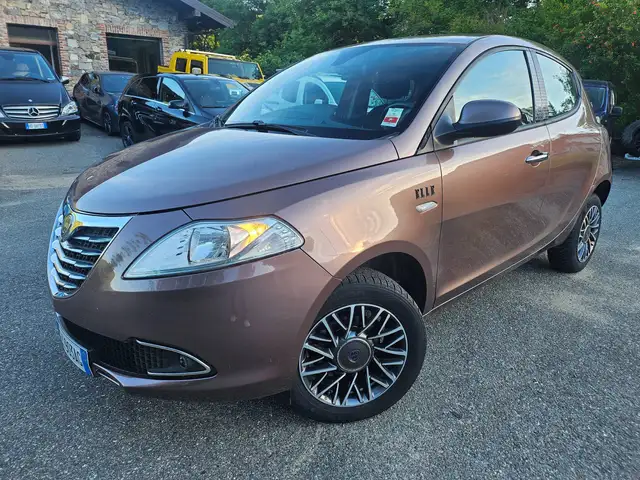 Lancia Ypsilon view 2
