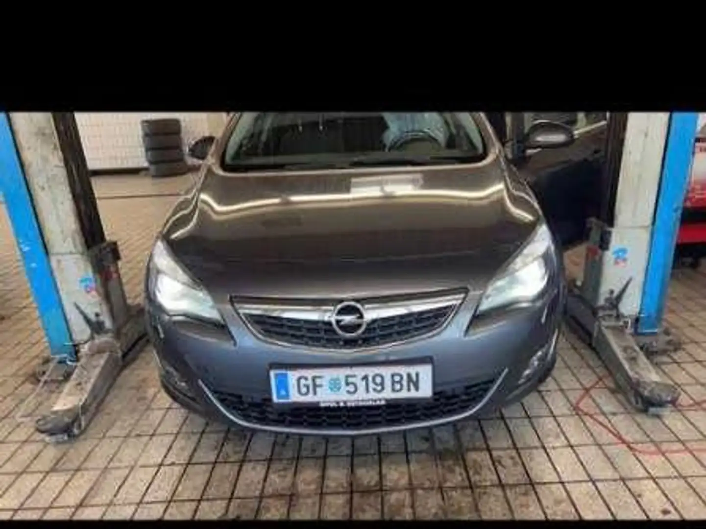 Opel Astra Astra 1,6 Ecotec Cosmo Cosmo Grau - 2