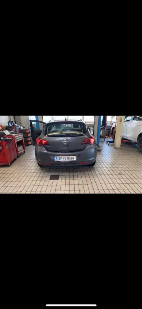 Opel Astra Astra 1,6 Ecotec Cosmo Cosmo Grau - 1