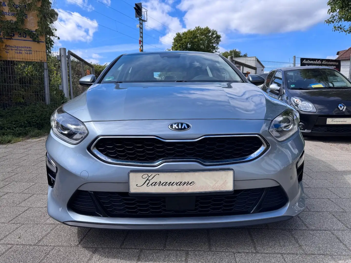 Kia Ceed / cee'd 1.6 CRDi Vision*Navi*R-CAM*1.HAND* Plateado - 2