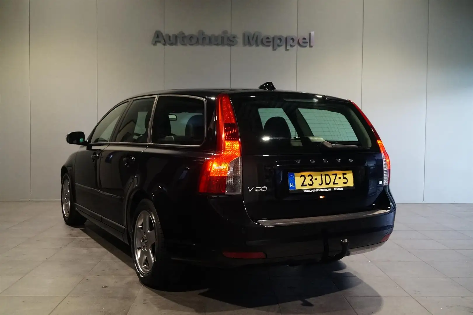 Volvo V50 1.6 Handgeschakeld | Navigatie | Cruise control | Zwart - 2