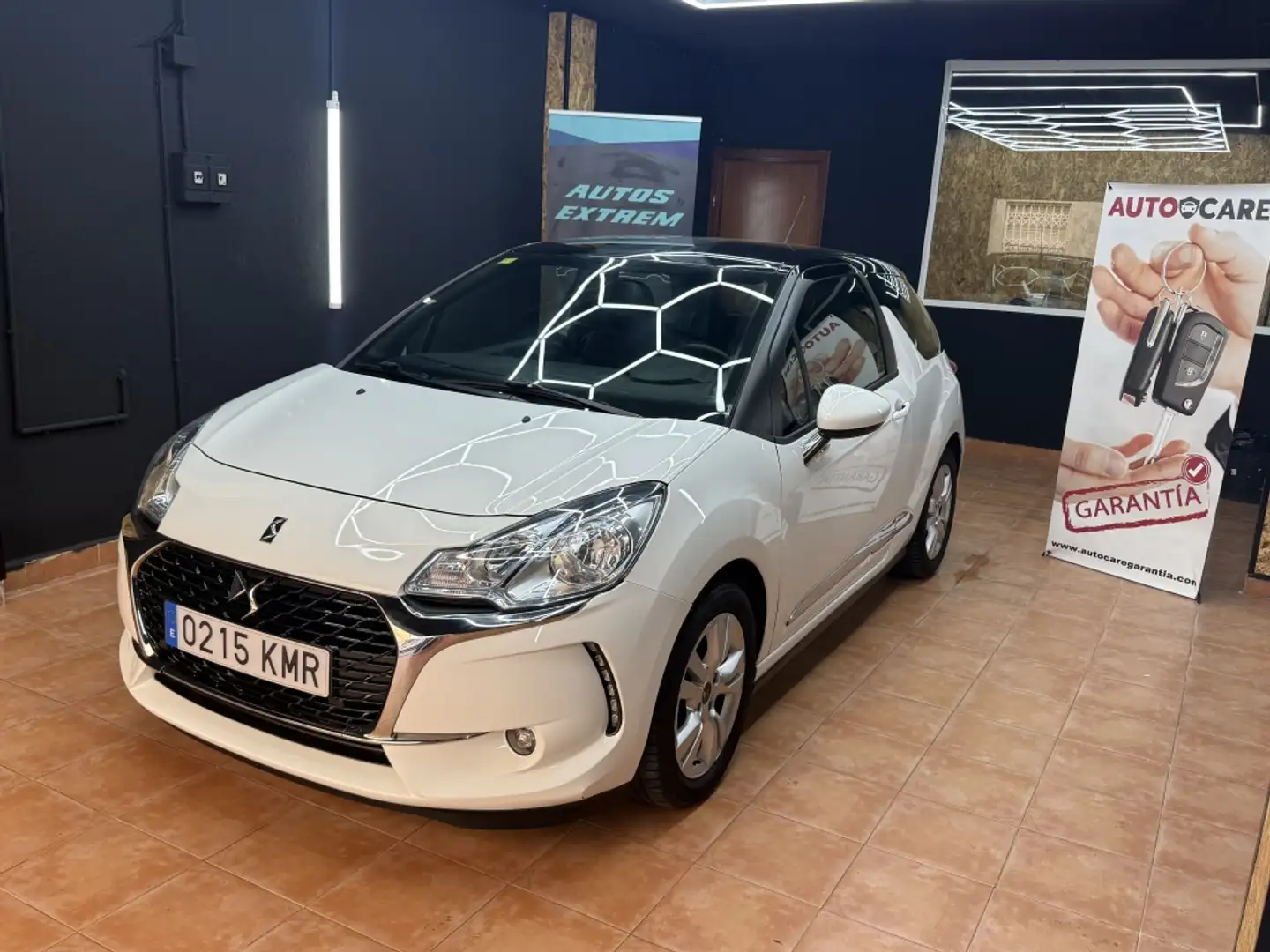 DS Automobiles DS 3 Pequeño Manual de Puertas Blanco - 2