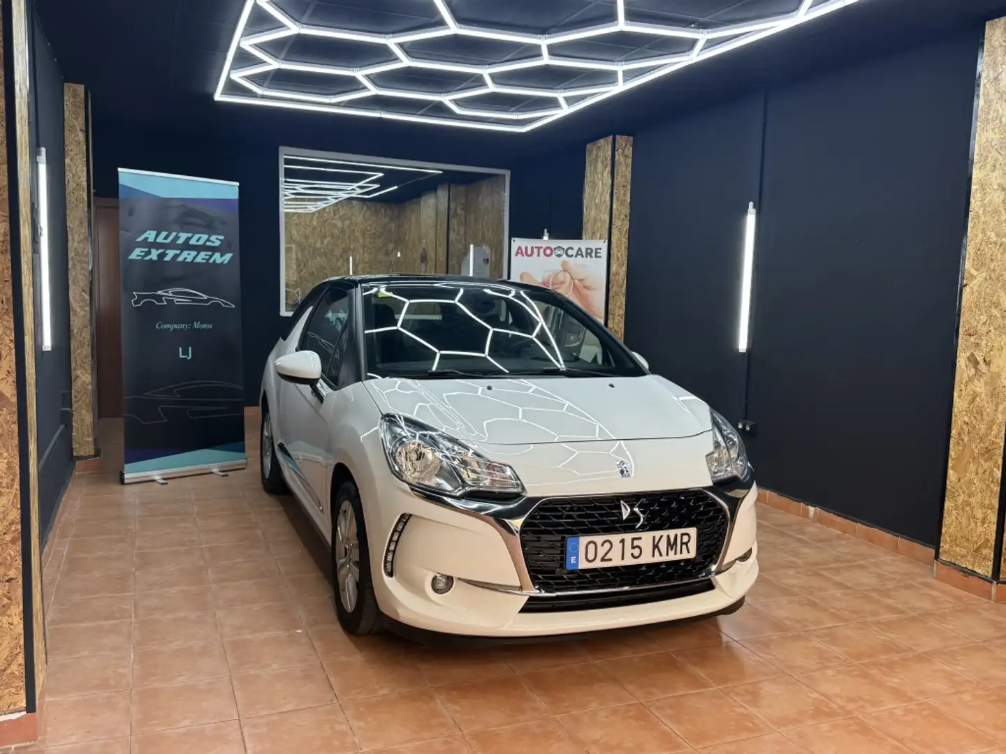 DS Automobiles DS 3 Pequeño Manual de Puertas Blanco - 1