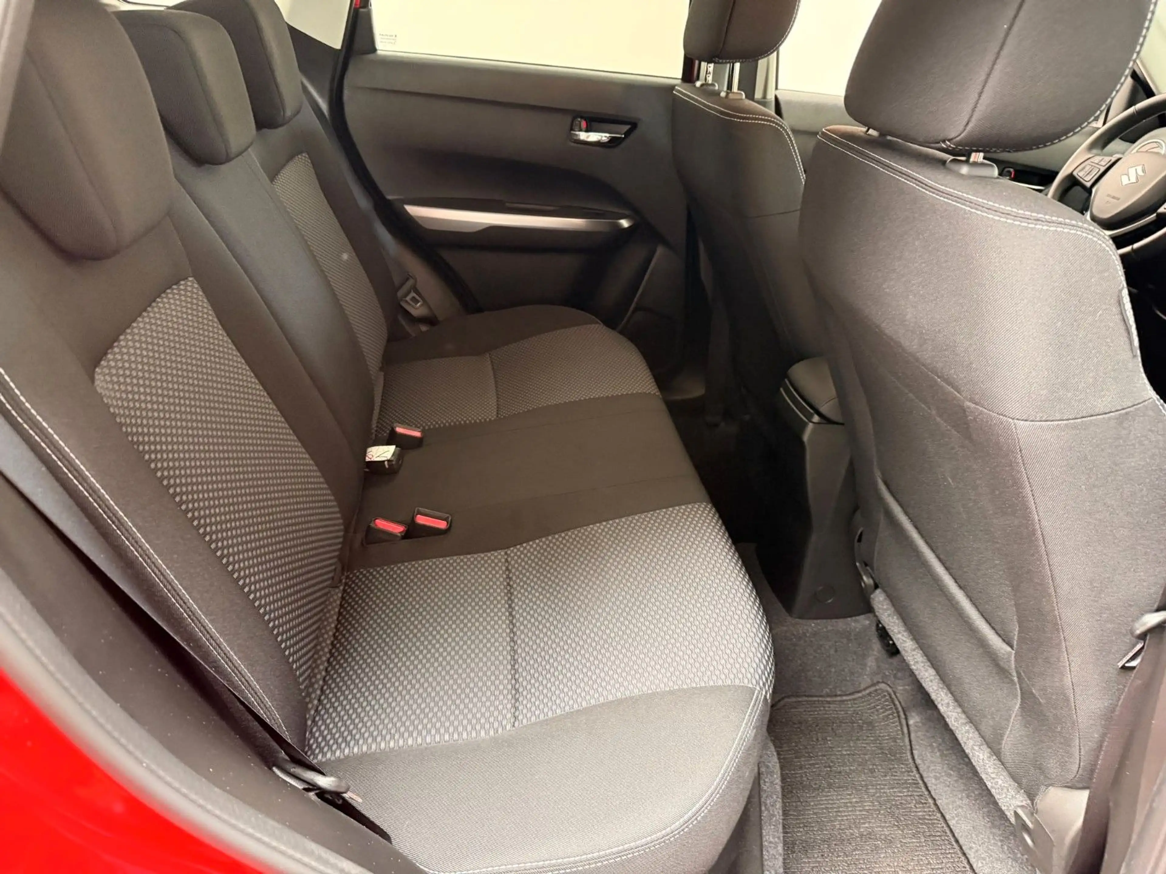 Suzuki Vitara 1.4 Comfort Mild-Hybrid 4x2 ACC Navi Spur — photo 14