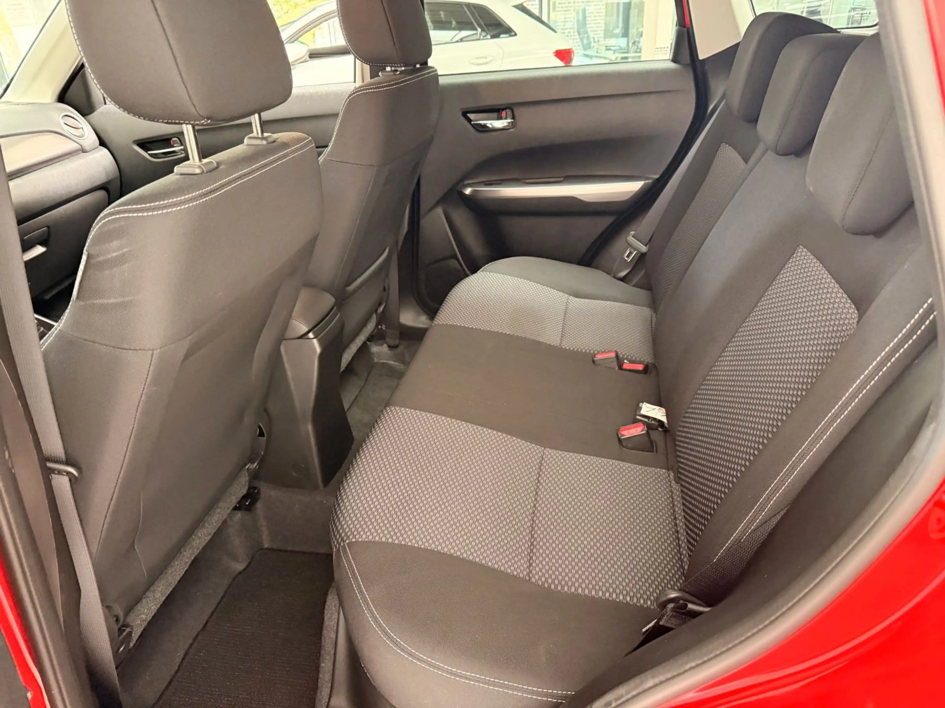 Suzuki Vitara 1.4 Comfort Mild-Hybrid 4x2 ACC Navi Spur — photo 15