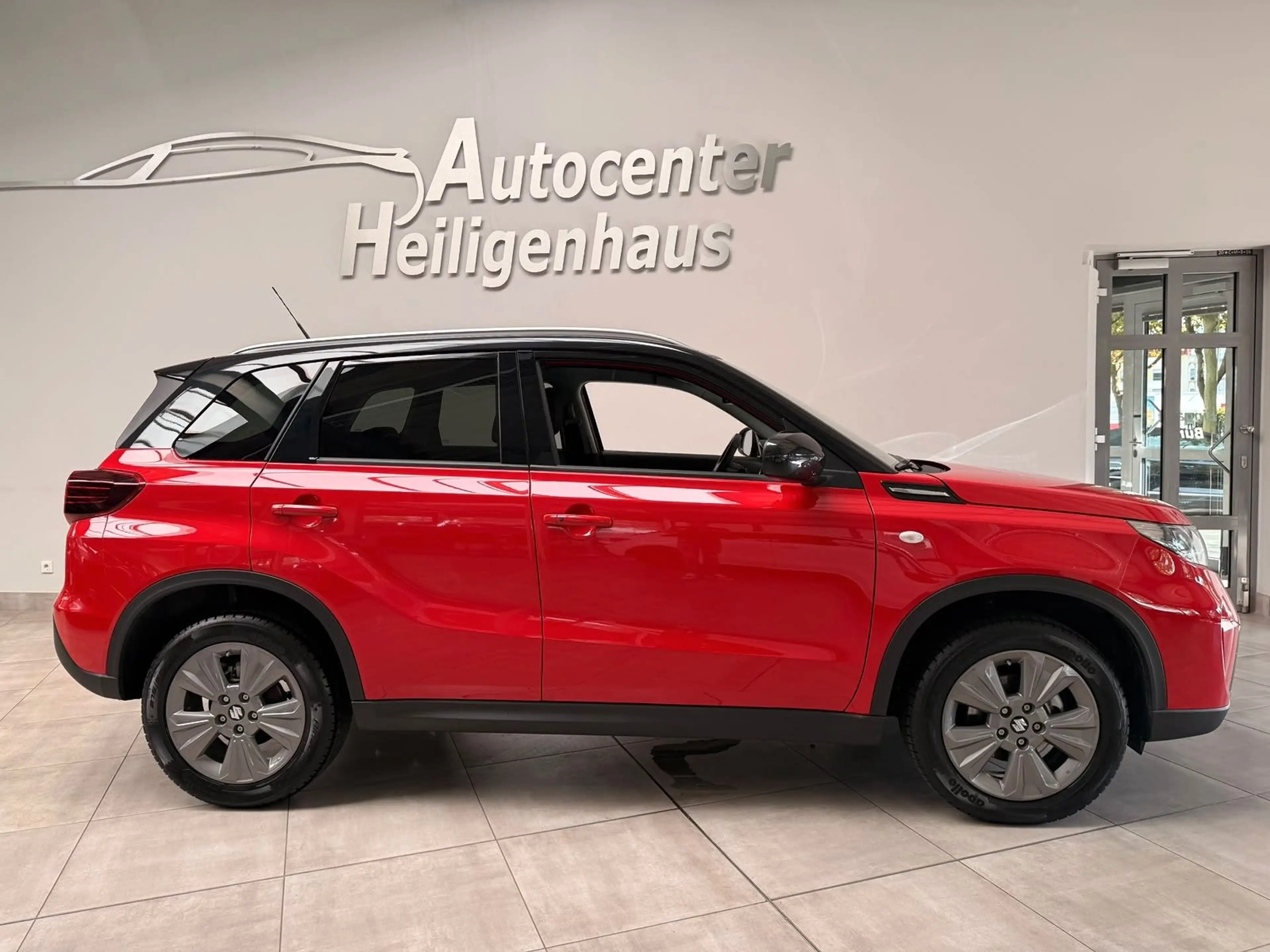 Suzuki Vitara 1.4 Comfort Mild-Hybrid 4x2 ACC Navi Spur — photo 3