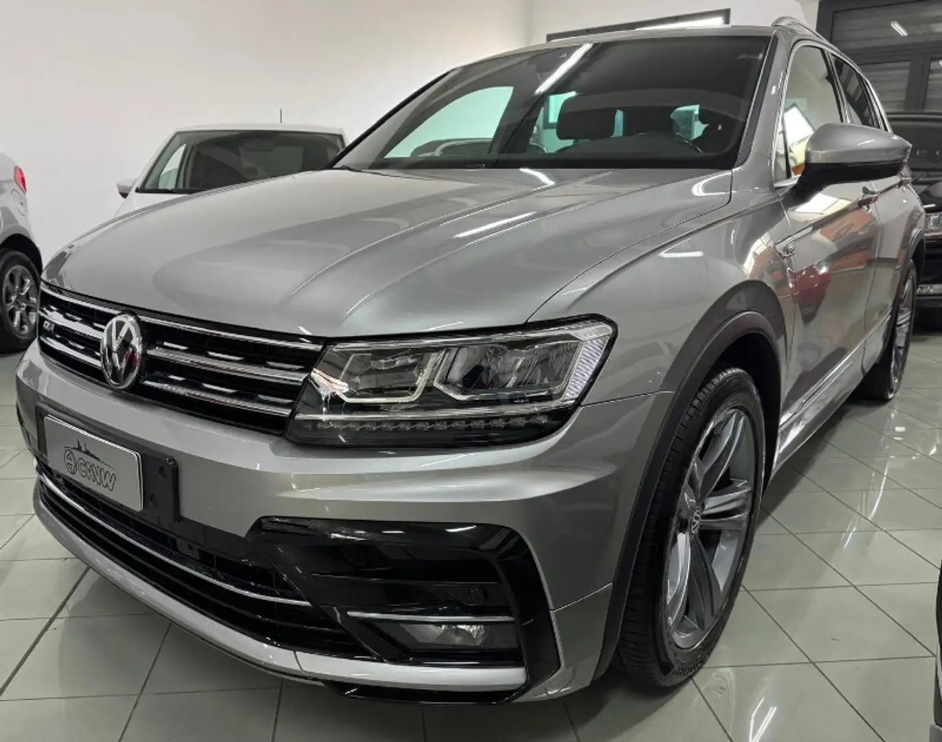 Volkswagen Tiguan Tiguan 2.0 TDI SCR R-LINE BlueMotion Technology Gris - 1