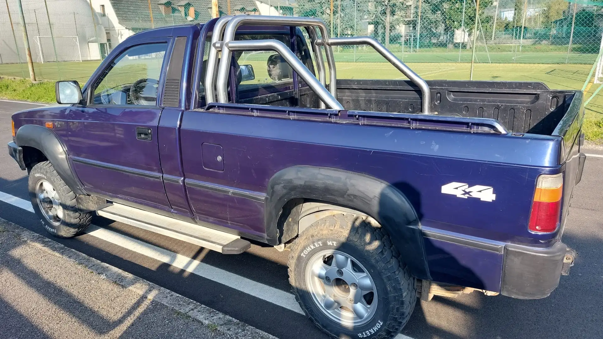 Tata Telcoline 2.0 TDI 4x4 Blau - 2