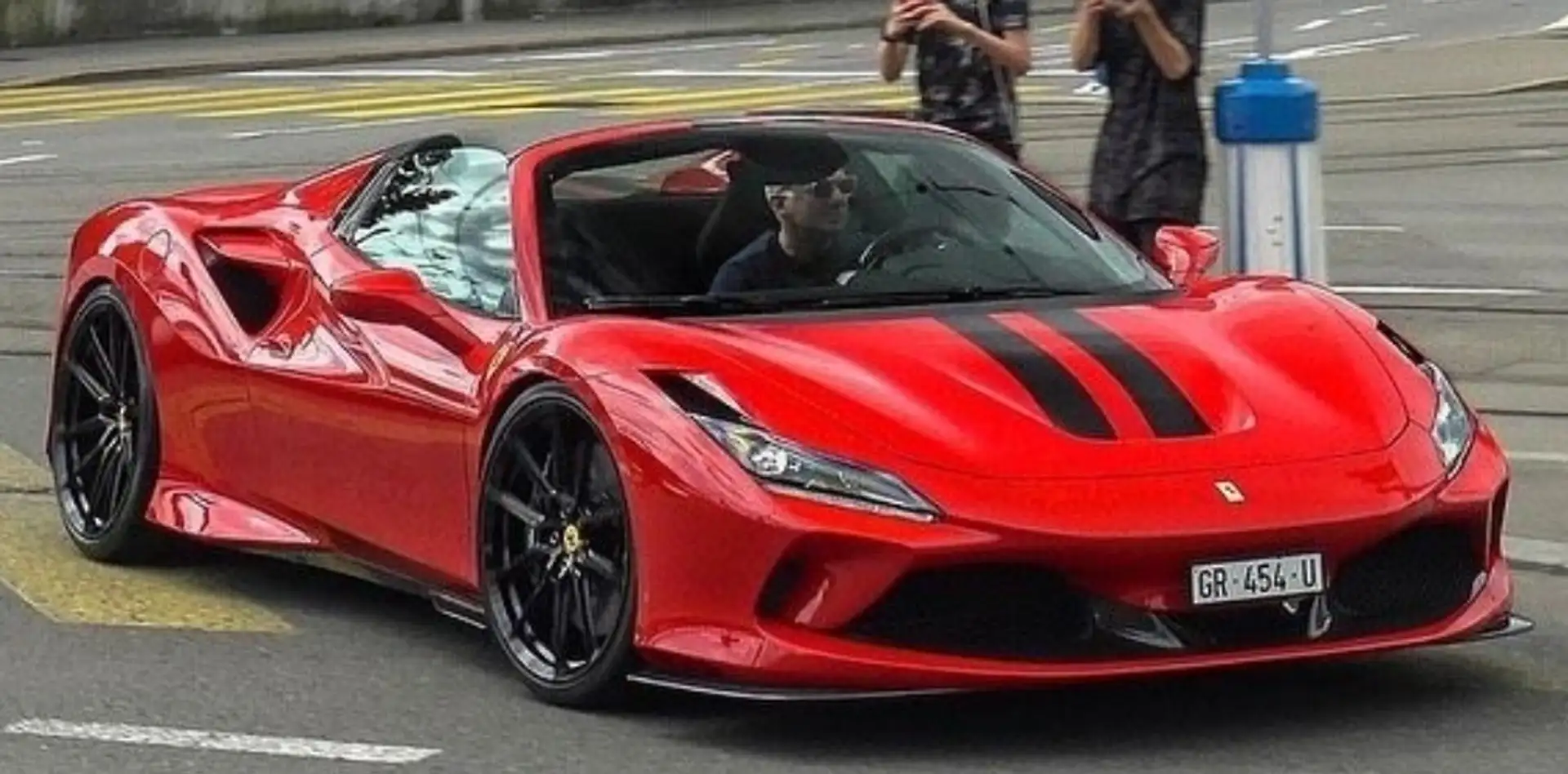 Ferrari F8 Spider Red - 1