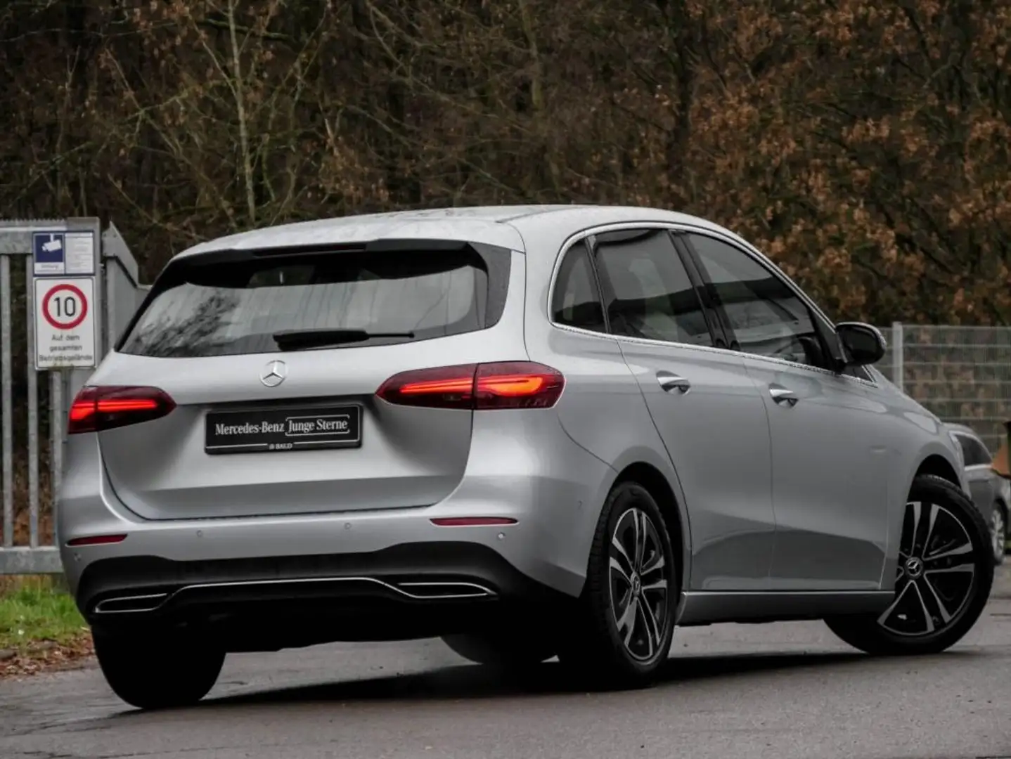 Mercedes-Benz B 200 Progressive/Distr/LED/Kamera/Totw/Navi/Shz Silber - 2