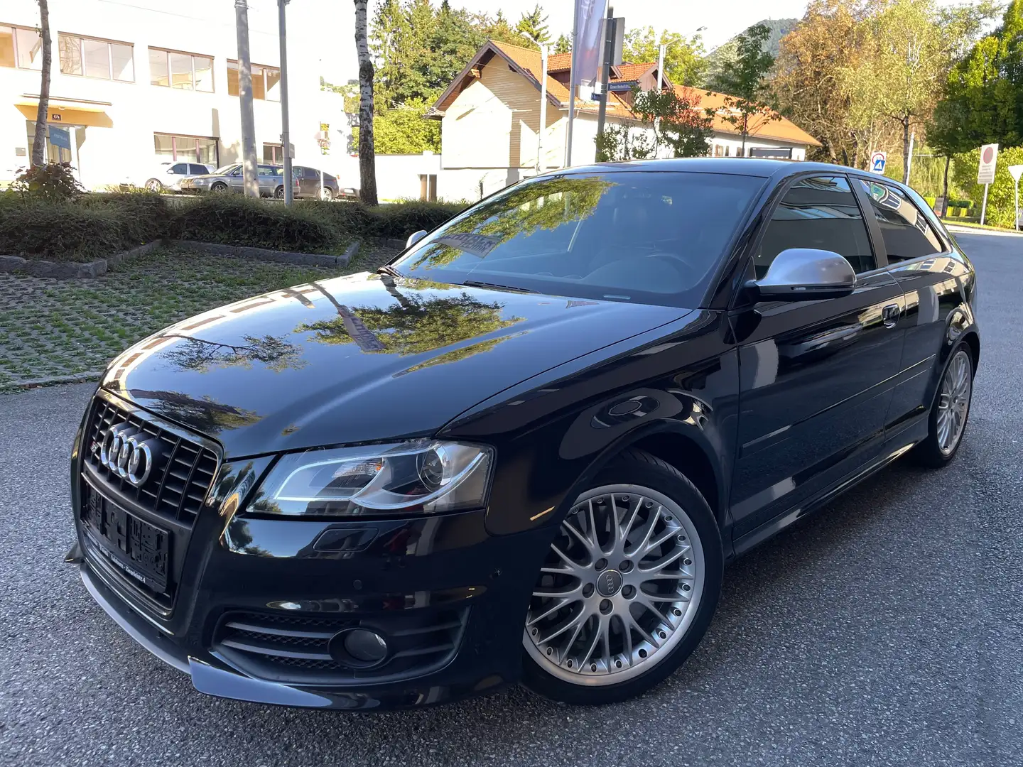 Audi S3 2.0 TFSI quattro Aut.,* Leder, Navi, Xenon,...* Schwarz - 1