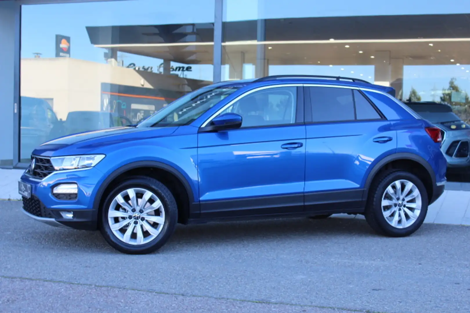 Volkswagen T-Roc 1.0 TSI Advance 81kW Bleu - 2