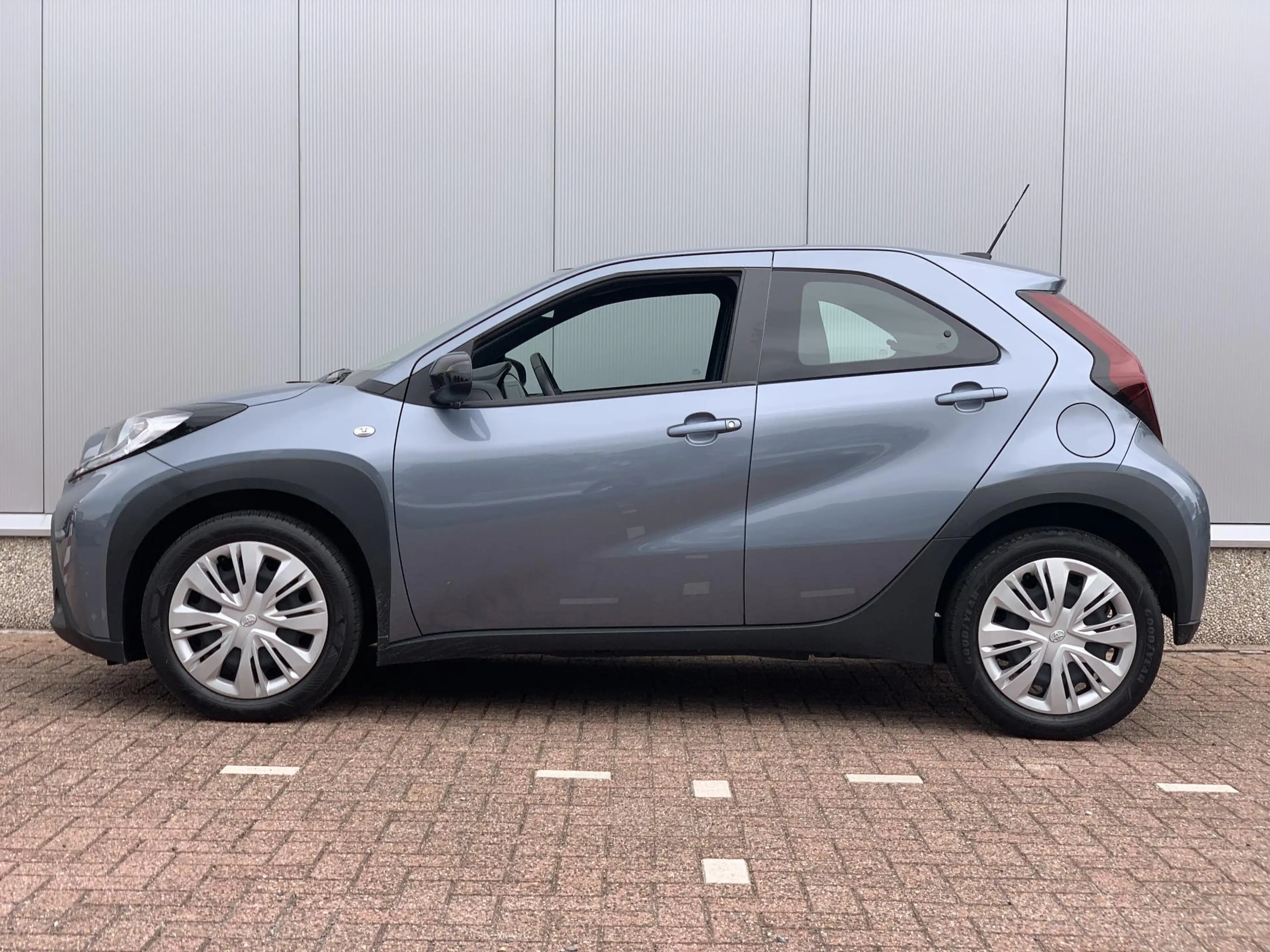 Toyota Aygo X 1.0 VVT-i MT Play — photo 4