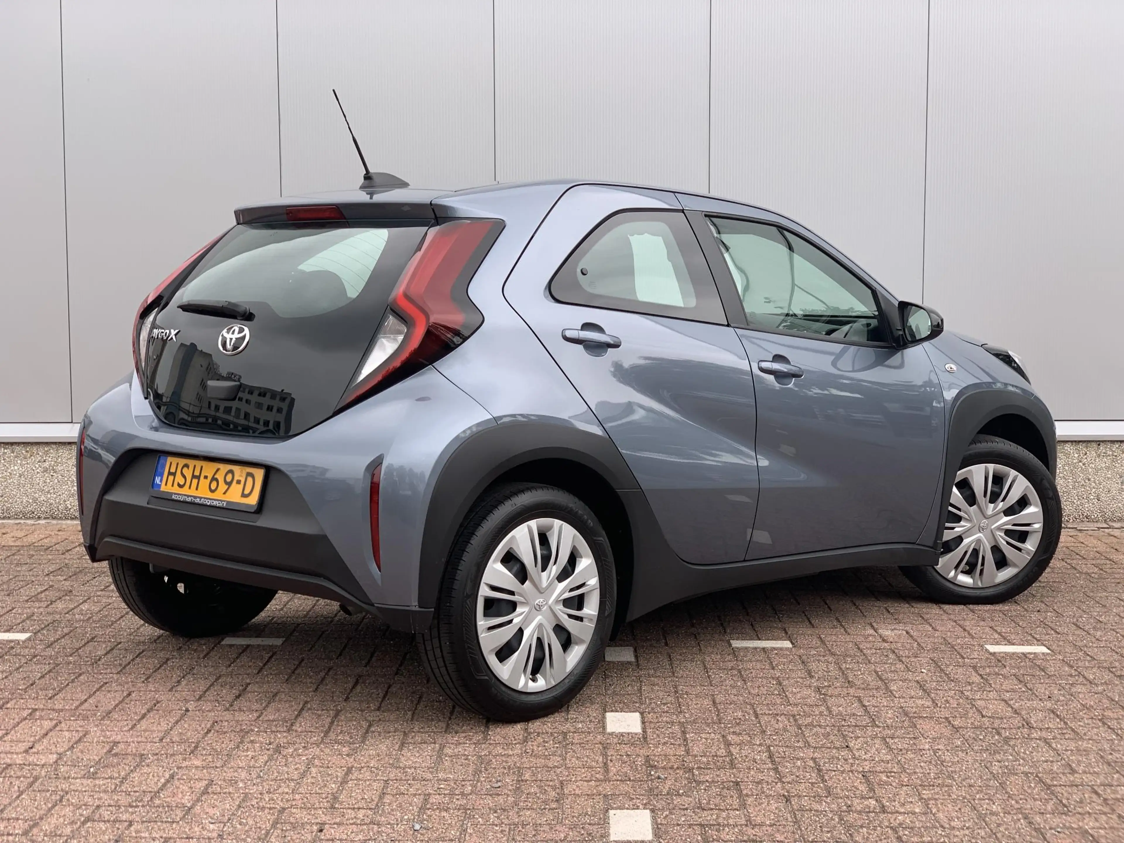 Toyota Aygo X 1.0 VVT-i MT Play — photo 2