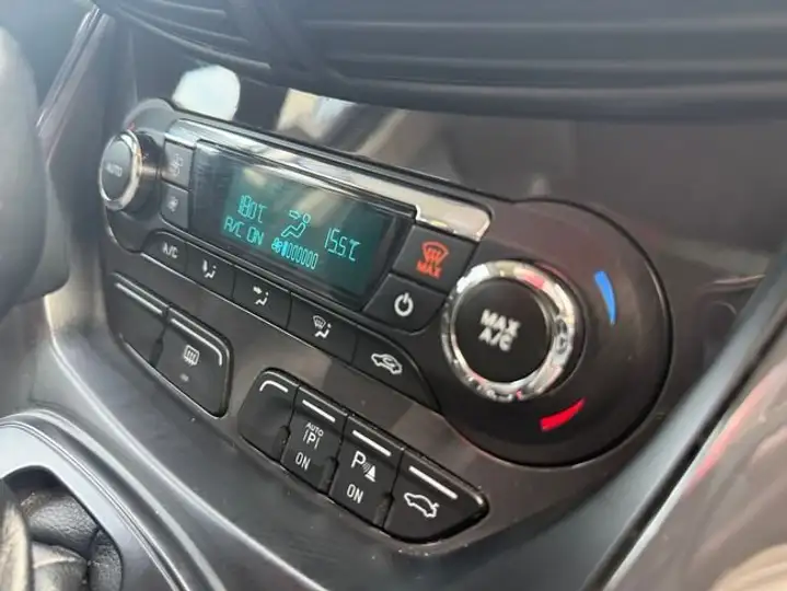 Ford Kuga 2.0 TDCi Titanium 4x4 Powershift (2014) 2013, foto 23
