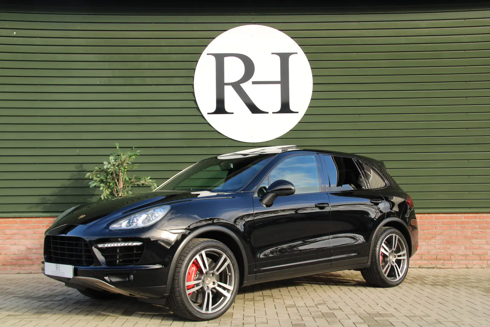 Porsche Cayenne 4.8 - V8 Turbo Automaat - Youngtimer! Noir - 1
